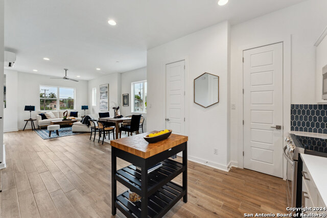 Image 7 of 33 For 1735 Gramercy Pl #201 W