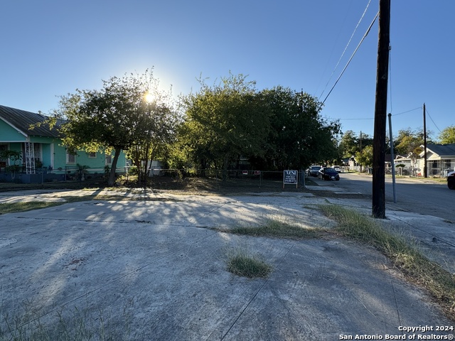 Listing photo id 1 for 108 Hawthorne