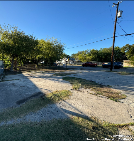 Listing photo id 3 for 108 Hawthorne