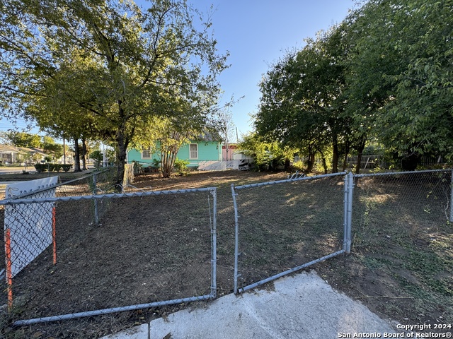 Listing photo id 4 for 108 Hawthorne