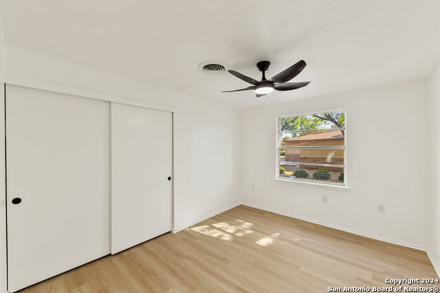 Image 17 of 25 For 5625 Galewind Dr