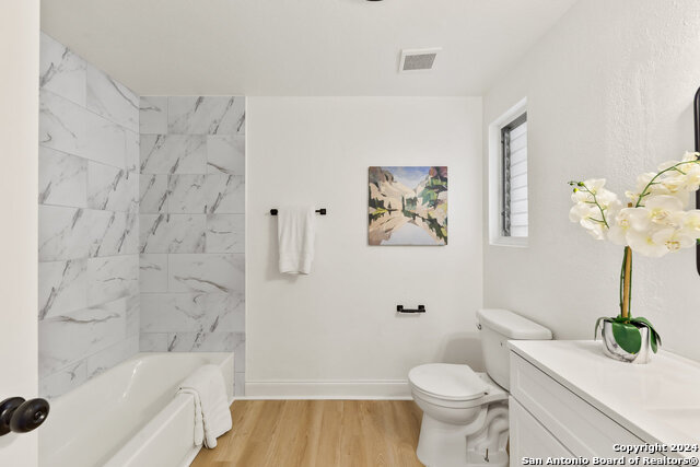 Image 19 of 25 For 5625 Galewind Dr
