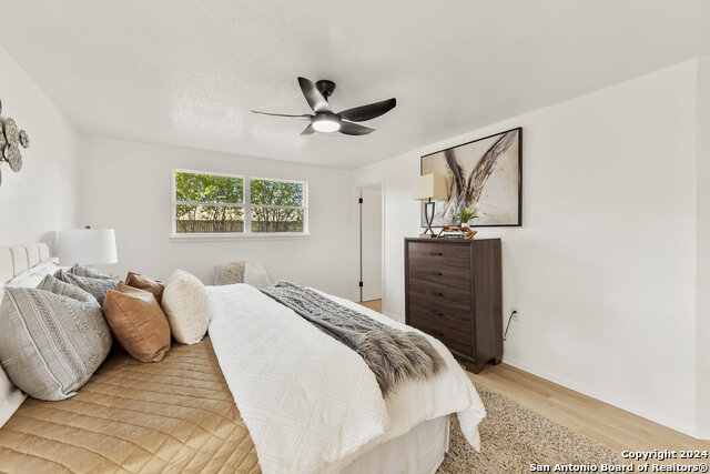 Image 21 of 25 For 5625 Galewind Dr