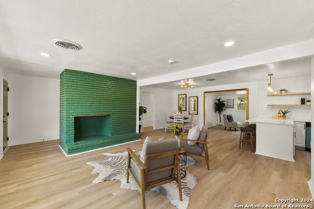 Image 4 of 25 For 5625 Galewind Dr