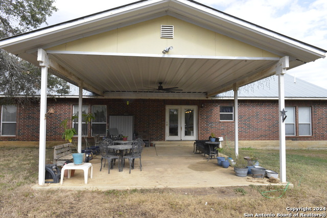 Listing photo id 26 for 760 Tom Rd  