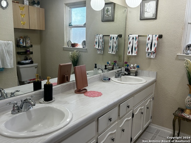 Image 17 of 27 For 13503 Scarsdale St