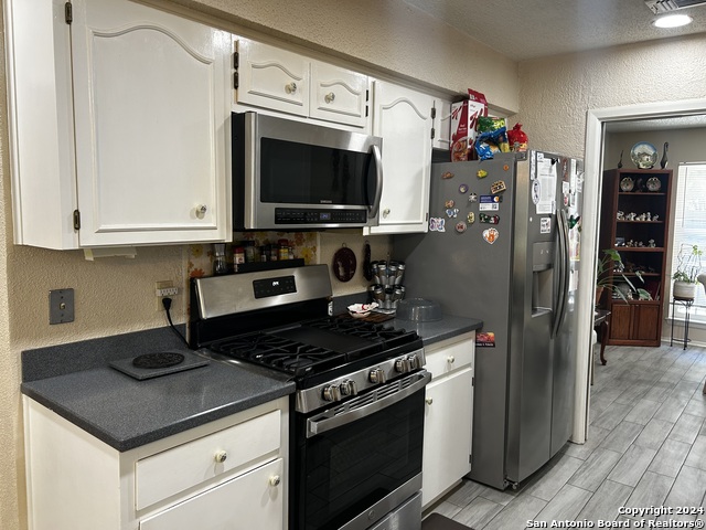 Image 7 of 27 For 13503 Scarsdale St