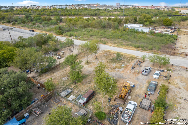 Listing photo id 4 for 6004 Rotary  