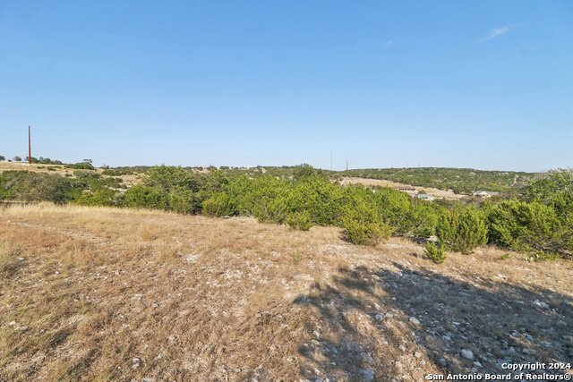 Listing photo id 10 for 115 Juniper Point