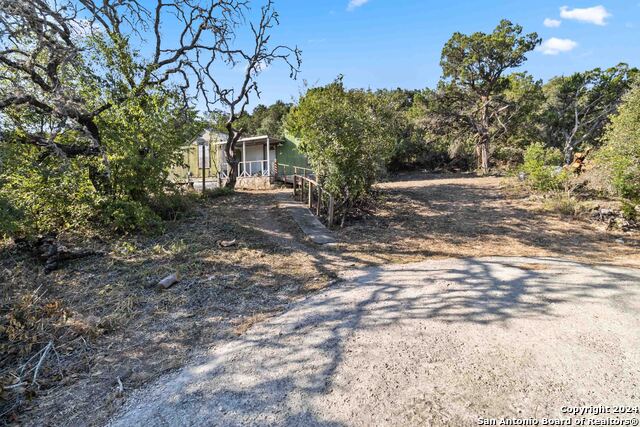 Image 13 of 29 For 18545 Bandera Rd