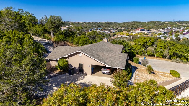 Listing photo id 0 for 110 Ridge Rock Cv