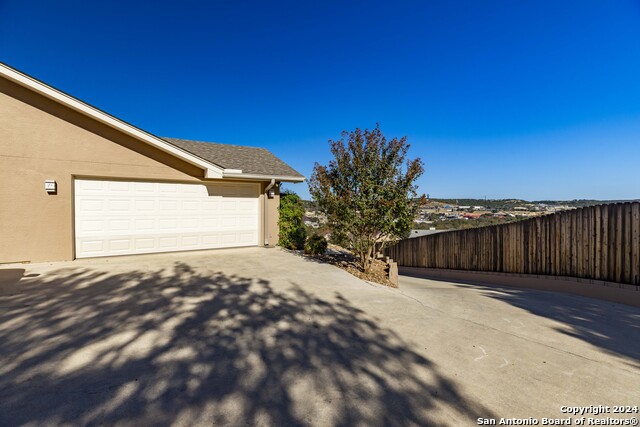 Listing photo id 27 for 110 Ridge Rock Cv