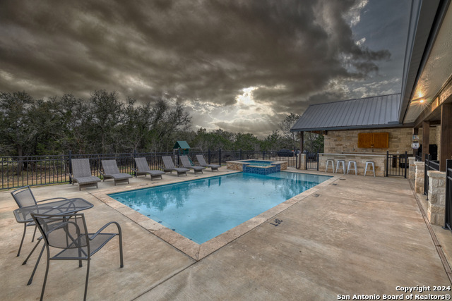 Listing photo id 5 for 1723 Mountain Valley Dr