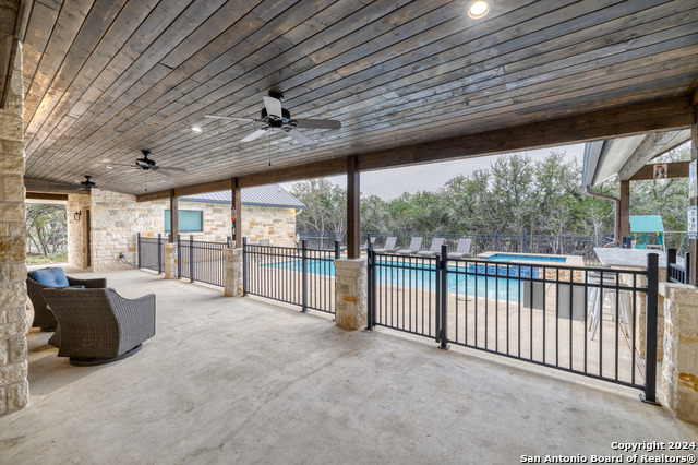 Listing photo id 6 for 1723 Mountain Valley Dr