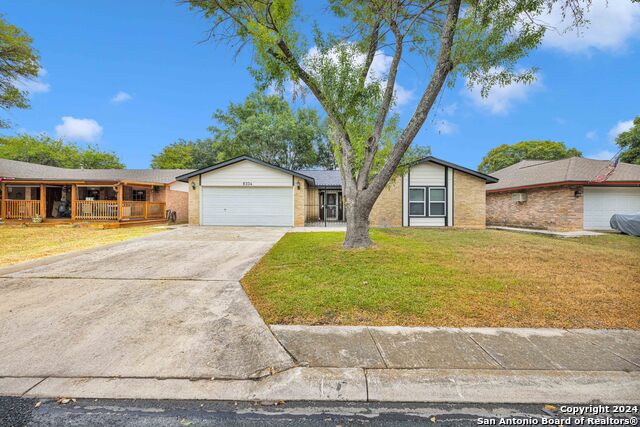 Details for 8334 Bluff Bend Dr, San Antonio, TX 78250