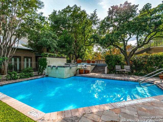 Listing photo id 22 for 4001 New Braunfels Ave N 106a