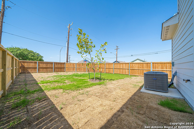 Image 22 of 25 For 8603 Valentina Way  101