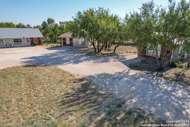 Image 13 of 18 For 265 Uvalde Oaks Dr.