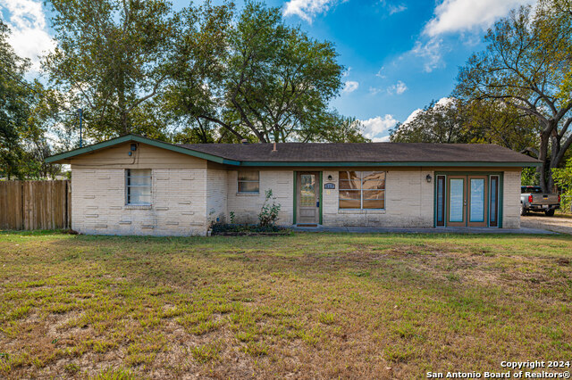 Details for 517 Martindale Rd E, Seguin, TX 78155