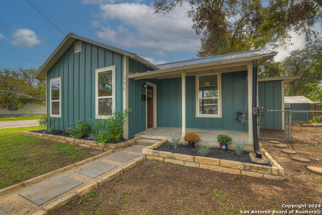 Details for 296 Faust St E, New Braunfels, TX 78130