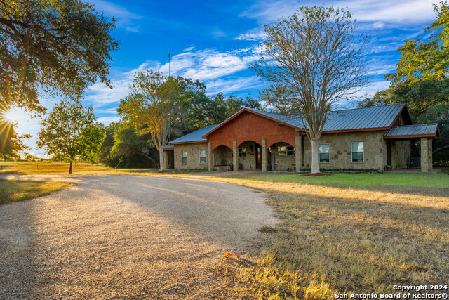 Details for 322 County Road 180a, Hallettsville, TX 77964