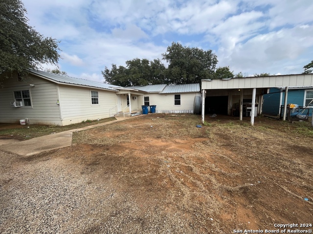 Details for 218 White St. W, Dilley, TX 78017