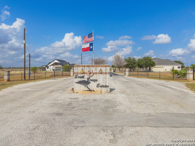 Details for 101 Gentle Breeze, Floresville, TX 78114