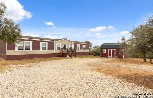 Details for 114 County Road 2662, Devine, TX 78016