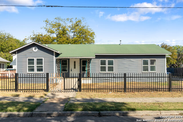 Details for 219 Pyron Ave E, San Antonio, TX 78214