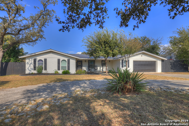 Listing photo id 1 for 402 Laurel Hill