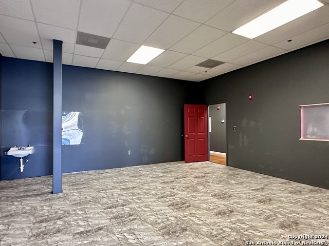 Listing photo id 10 for 8142 Shin Oak 106