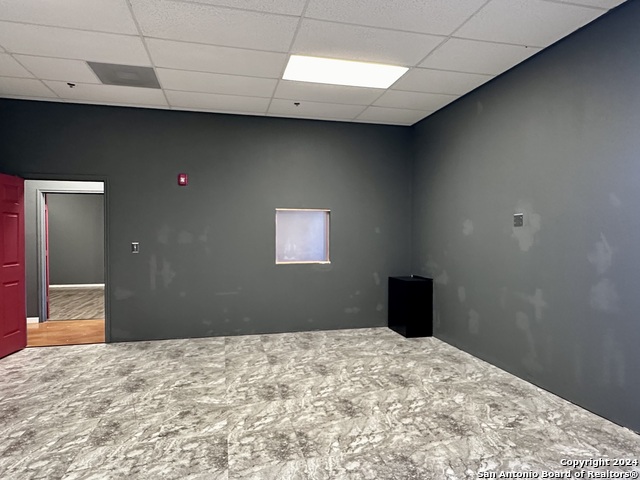 Listing photo id 11 for 8142 Shin Oak 106