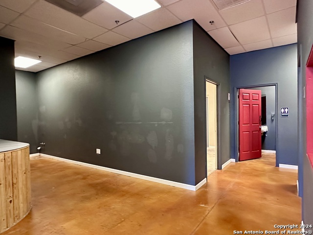 Listing photo id 13 for 8142 Shin Oak 106