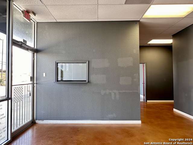 Listing photo id 1 for 8142 Shin Oak 106