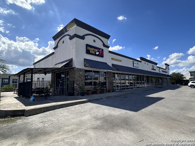 Listing photo id 28 for 8142 Shin Oak 106