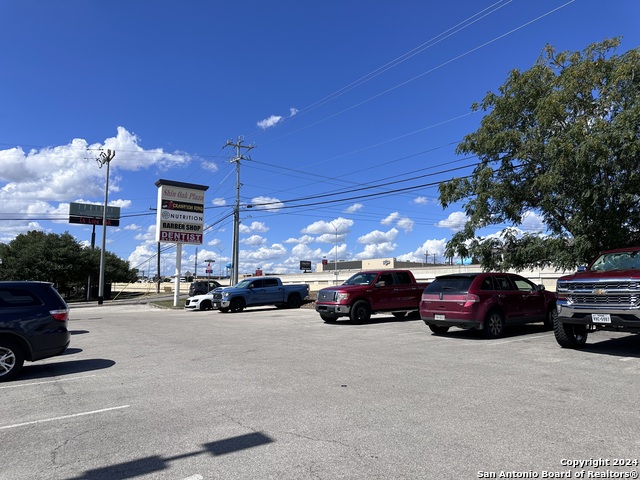 Listing photo id 29 for 8142 Shin Oak 106