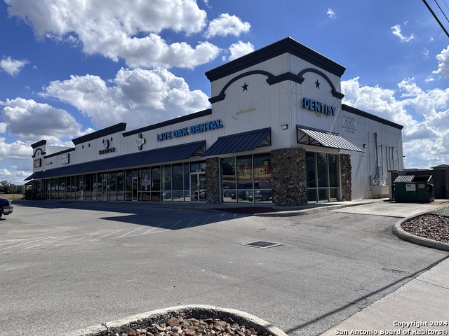 Listing photo id 31 for 8142 Shin Oak 106