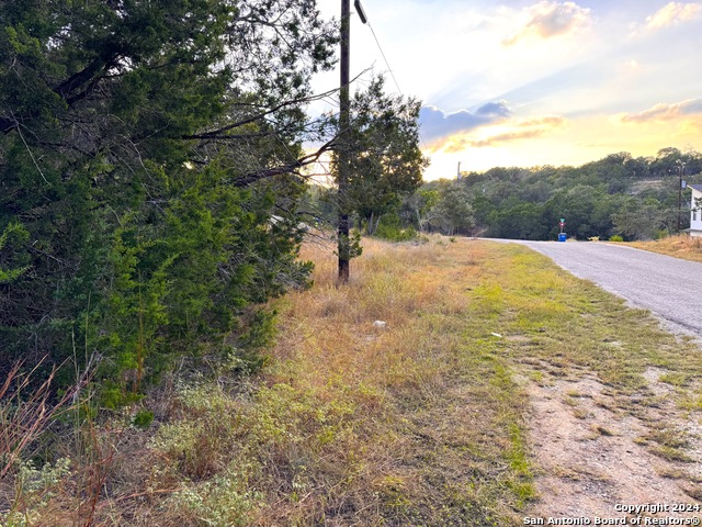 Listing photo id 4 for 762 & 758 Firefly Dr