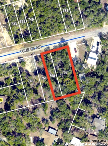 Listing photo id 6 for 762 & 758 Firefly Dr