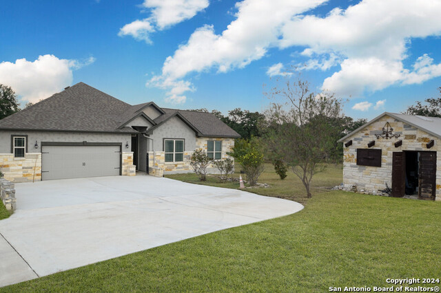 Details for 2407 Fm 1283, Pipe Creek, TX 78063