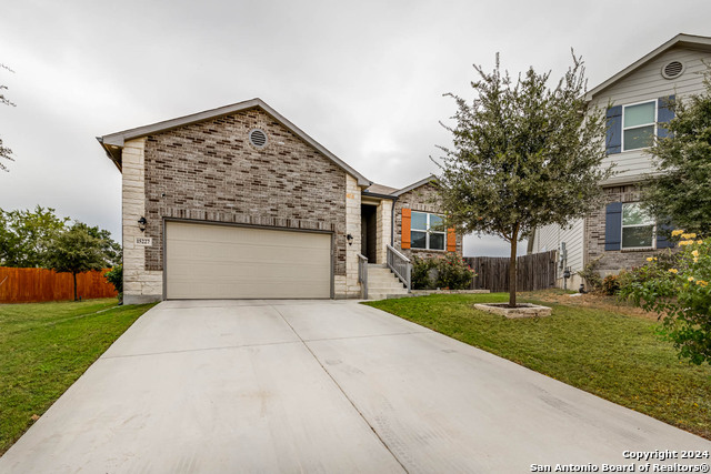 Listing photo id 0 for 15227 Pandion Drive