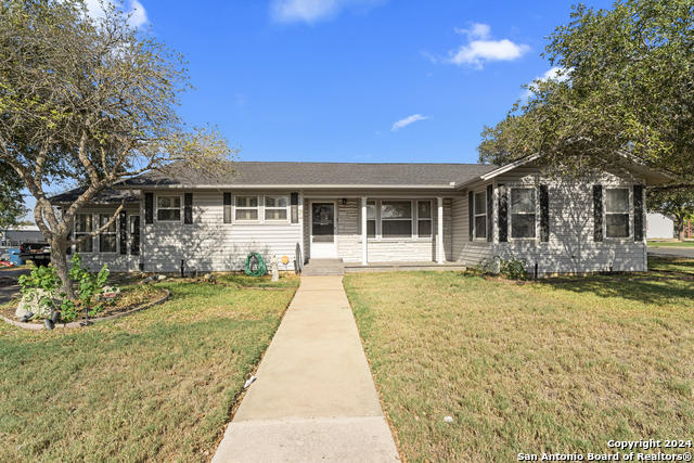 Details for 311 Schneider St, Poth, TX 78147