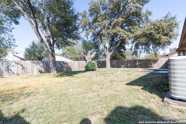 Image 23 of 25 For 14023 Boulder Oaks