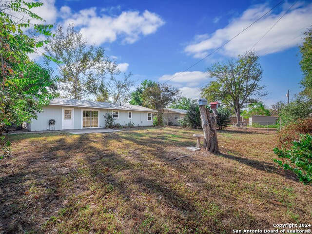 Image 19 of 24 For 808 North Milam St