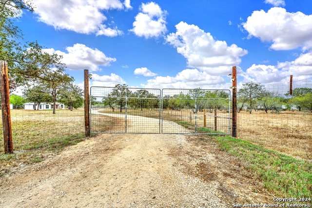 Listing photo id 34 for 561 Sleepy Meadow