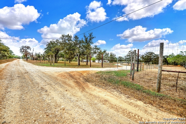 Listing photo id 35 for 561 Sleepy Meadow