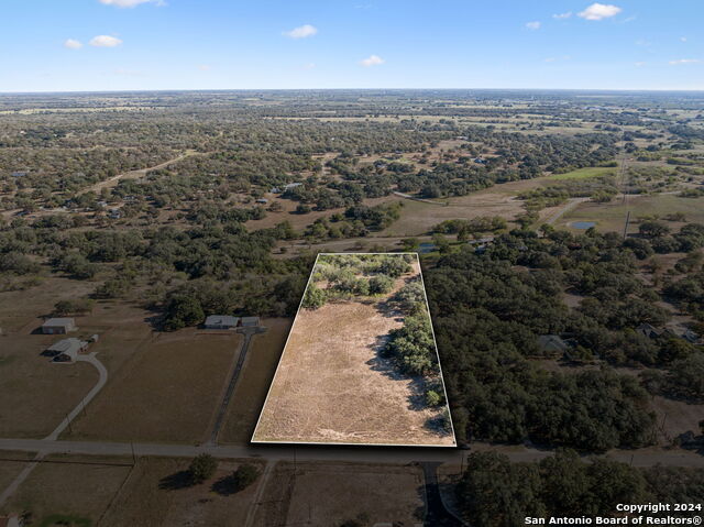 Details for 246 Shamrock Dr, Floresville, TX 78114