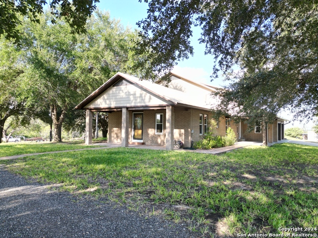 Details for 100 County Road 305, George West, TX 78022