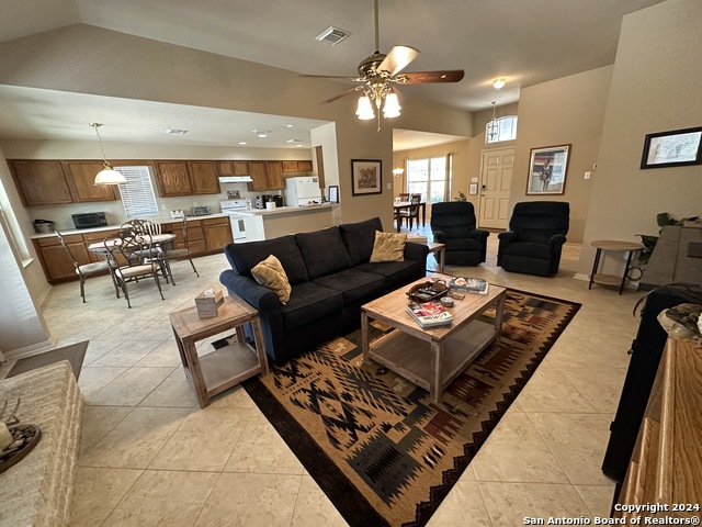 Listing photo id 8 for 1798 River Bluff Circle