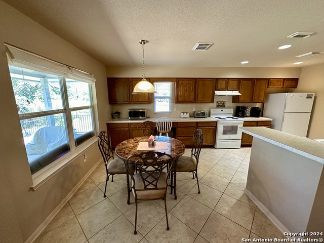 Listing photo id 9 for 1798 River Bluff Circle